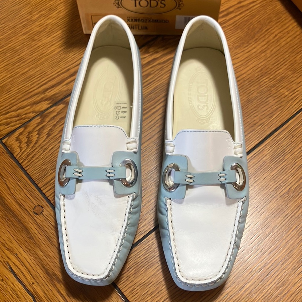 Size 39, or 8 in US Tod’s Pellame AniLux. Worn one time.